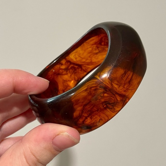 Saege Cacao Sculpt Bangle Bracelet NEW - Picture 4 of 8